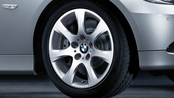 BMW Alufelge Sternspeiche 185 silber 8J ET34 3er E90/E92/E93 Vord