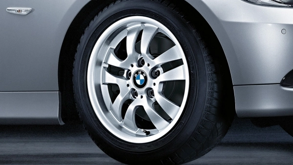 BMW Alufelge Doppelspeiche 154 silber 7J ET34 3er E90/E91 Vordera