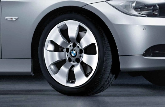 BMW Alufelge Sternspeiche 158 silber 8J ET34 3er E90/E91/E92/E93