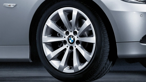 BMW Alufelge V-Speiche 285 silber 8J ET34 3er E90/E91/E92/E93 Vor