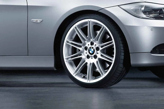 BMW Alufelge M Doppelspeiche 225 silber 8J ET37 3er E90/E91/E92/E