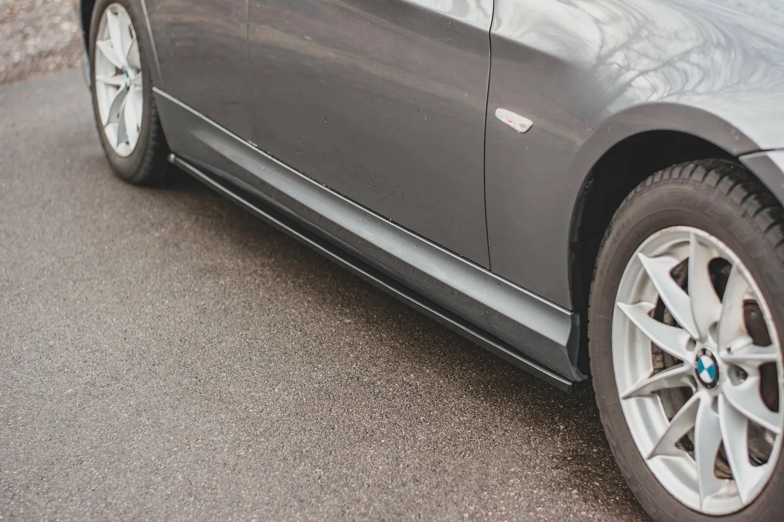 Seitenschweller Ansatz Cup Leisten für BMW 3er E90/E91 Facelift schwarz Hochglan